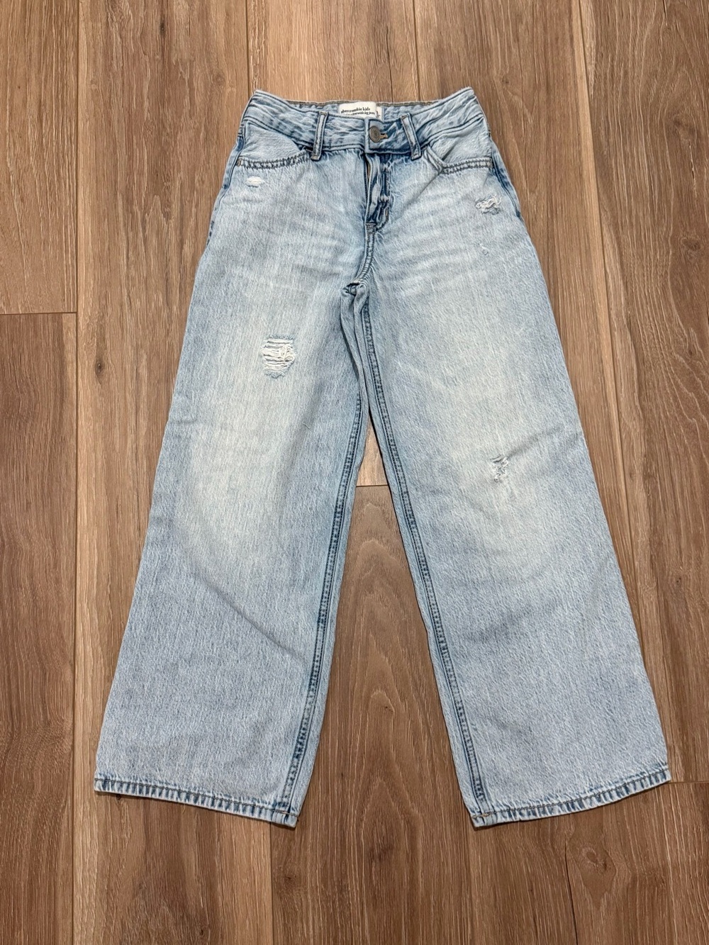abercrombie kids Light Wash Wide Leg Jeans 7/8 long